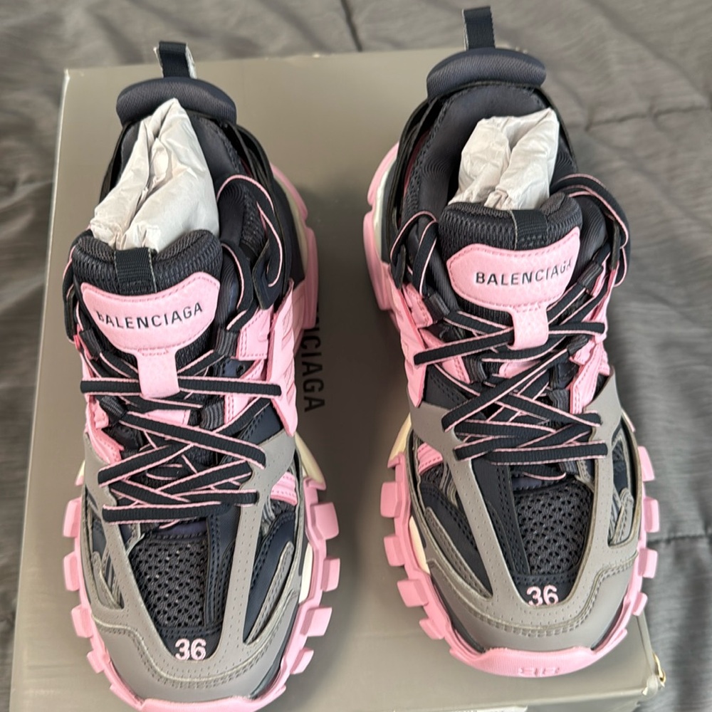 Brand new authentic balenciaga sneaker size 36